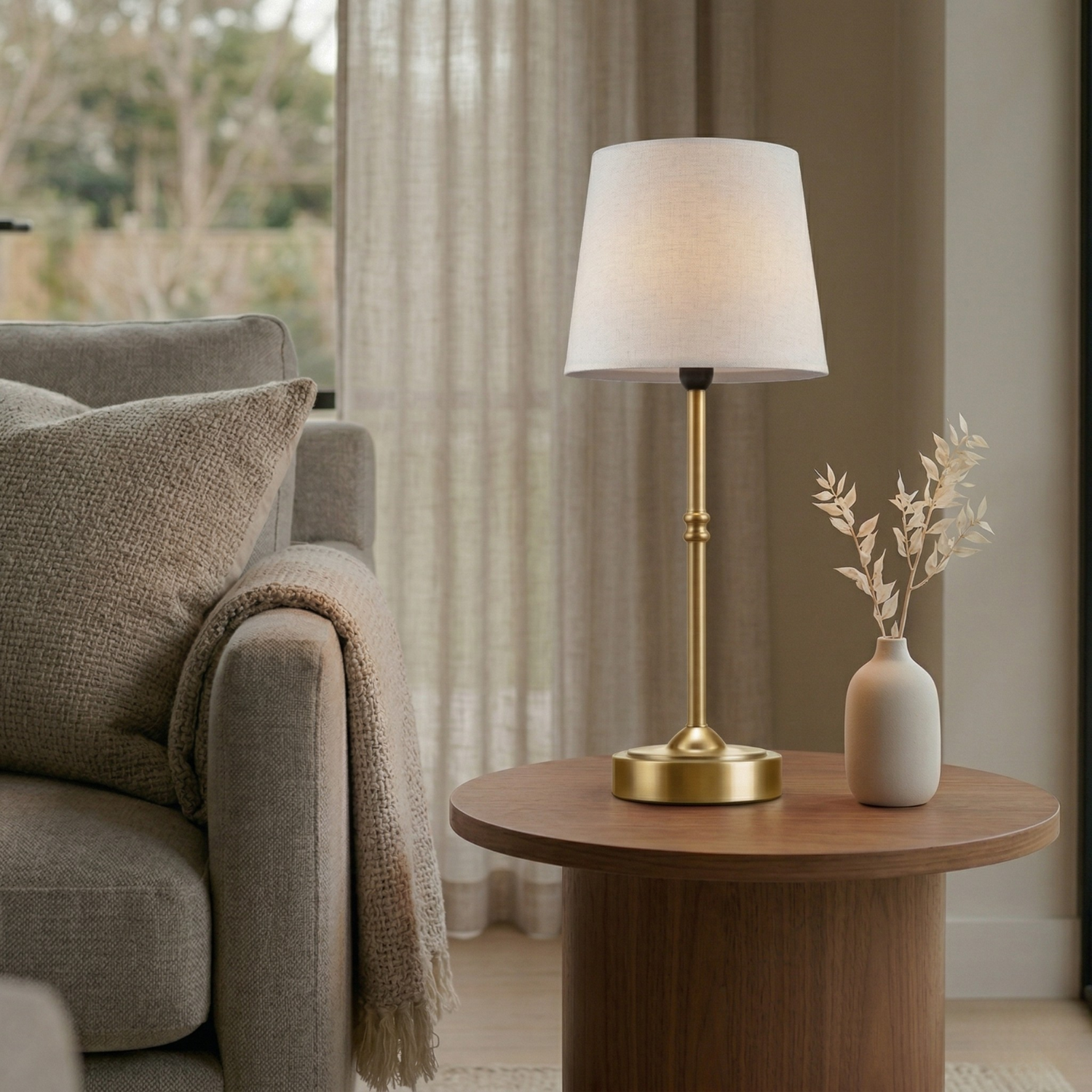 Magnus Table Lamp